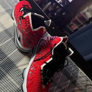 Brand new Lebron my son only tried them on was to small